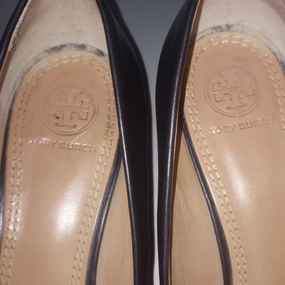 Women's Tory Burch Wedges Black 7.5 Leather Logo Medallion Classy - Picture 2 of 3